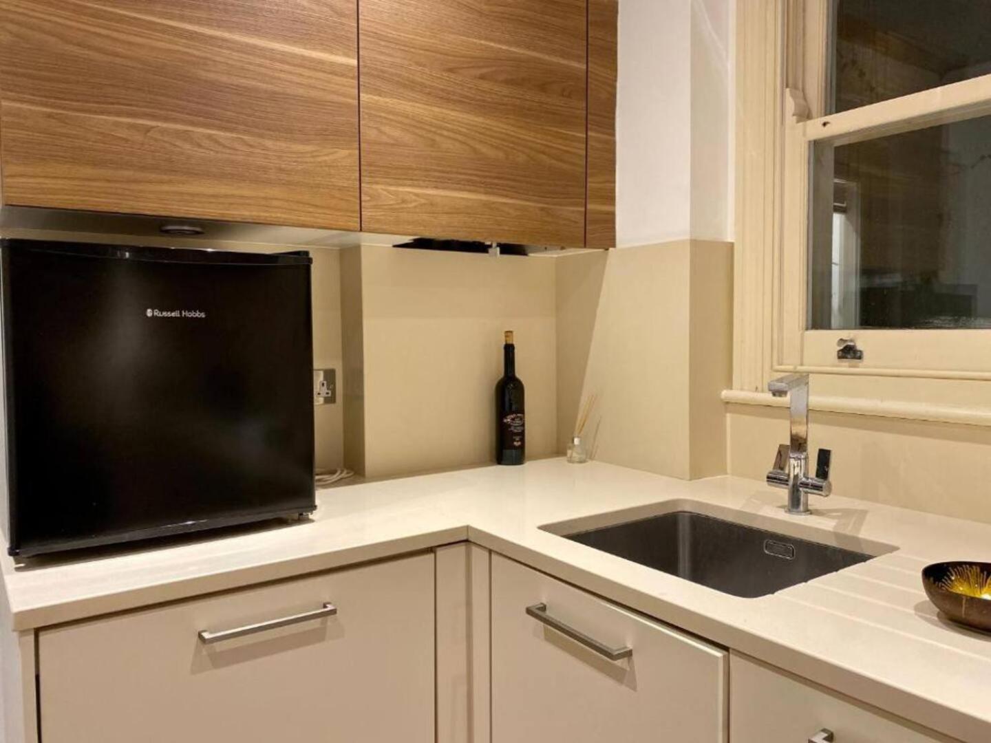 Niru Experience Hidden Gem In Chelsea 2Bd 2Ba Apartment ลอนดอน ภายนอก รูปภาพ