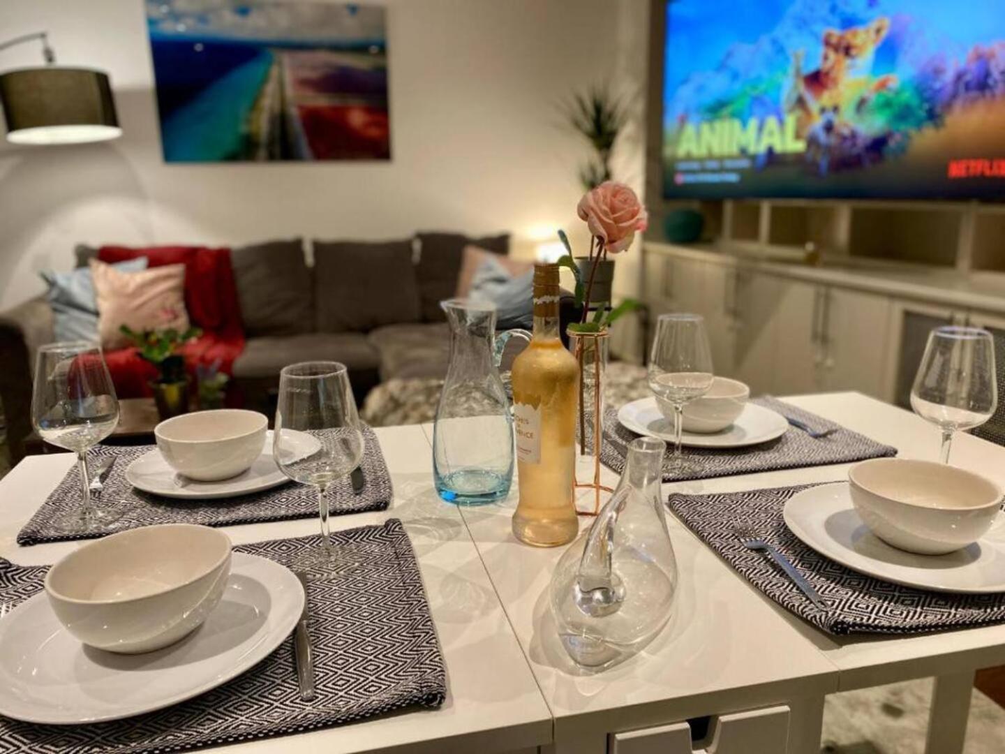Niru Experience Hidden Gem In Chelsea 2Bd 2Ba Apartment ลอนดอน ภายนอก รูปภาพ
