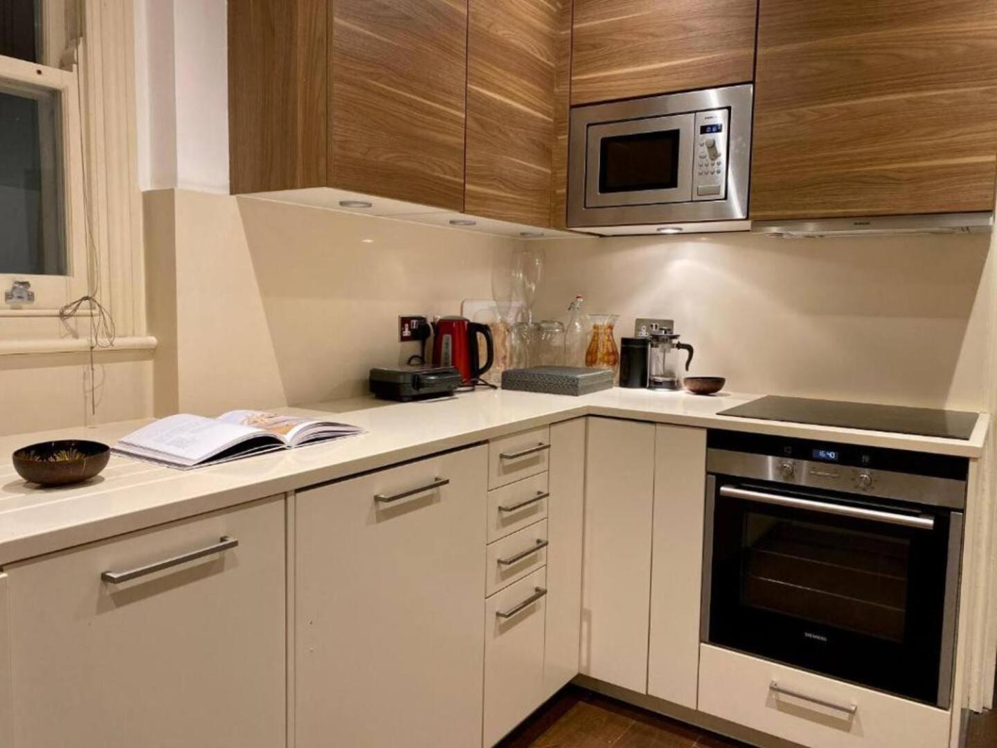 Niru Experience Hidden Gem In Chelsea 2Bd 2Ba Apartment ลอนดอน ภายนอก รูปภาพ