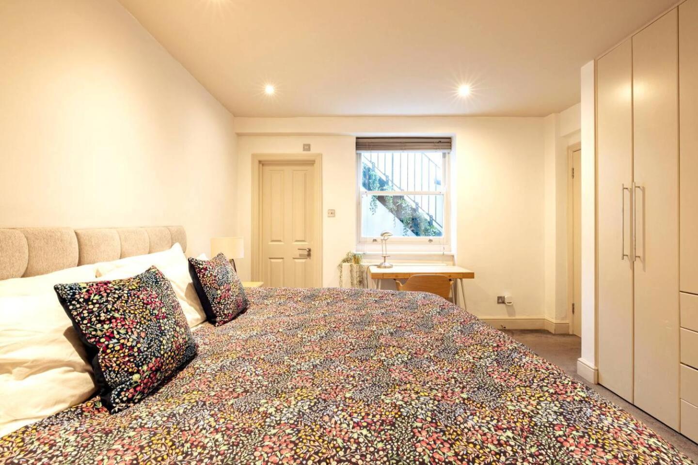 Niru Experience Hidden Gem In Chelsea 2Bd 2Ba Apartment ลอนดอน ภายนอก รูปภาพ