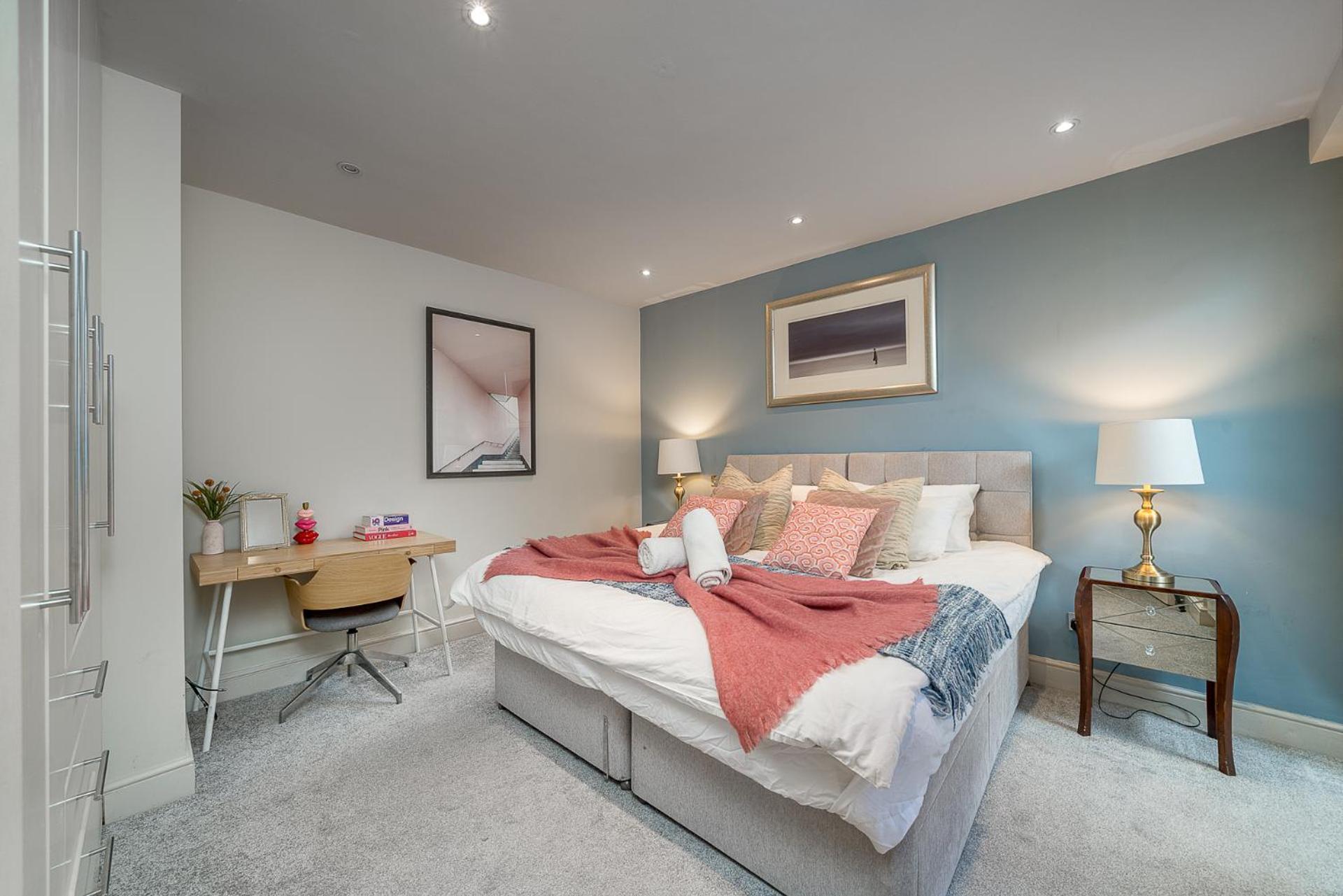 Niru Experience Hidden Gem In Chelsea 2Bd 2Ba Apartment ลอนดอน ภายนอก รูปภาพ