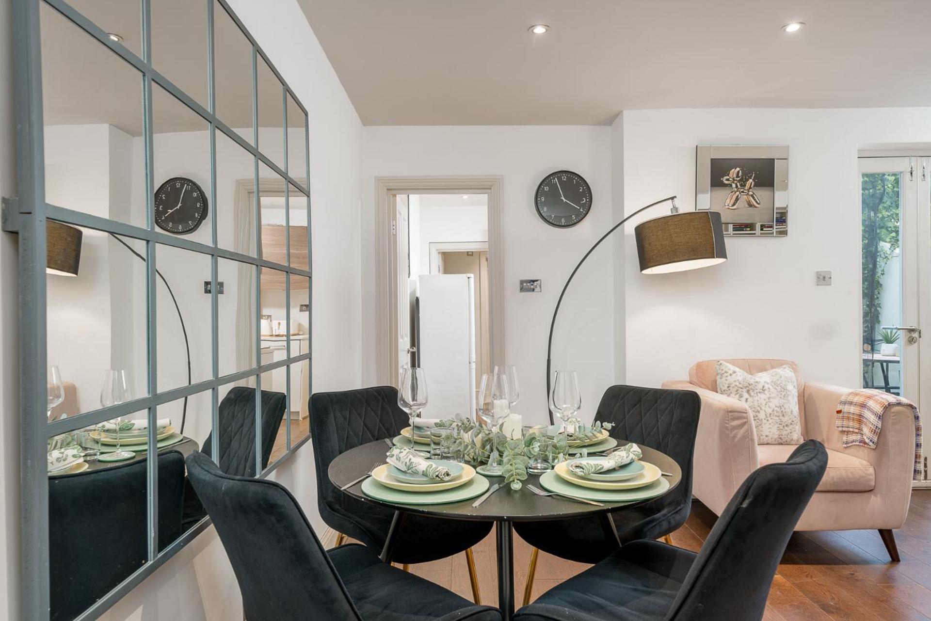 Niru Experience Hidden Gem In Chelsea 2Bd 2Ba Apartment ลอนดอน ภายนอก รูปภาพ