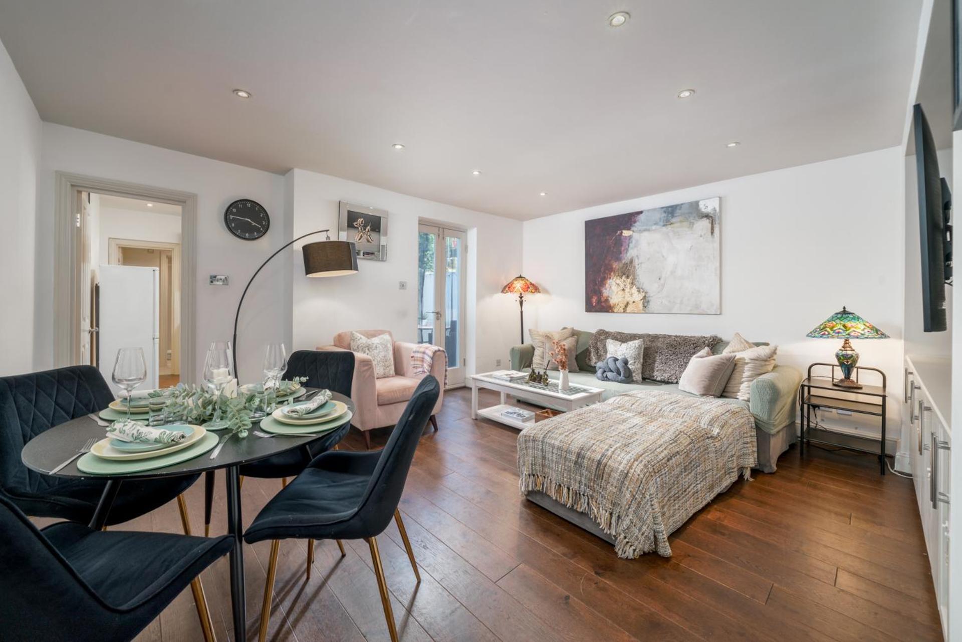 Niru Experience Hidden Gem In Chelsea 2Bd 2Ba Apartment ลอนดอน ภายนอก รูปภาพ