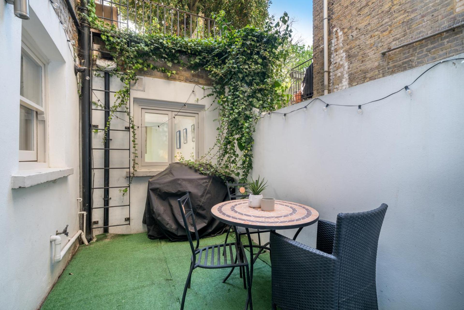 Niru Experience Hidden Gem In Chelsea 2Bd 2Ba Apartment ลอนดอน ภายนอก รูปภาพ