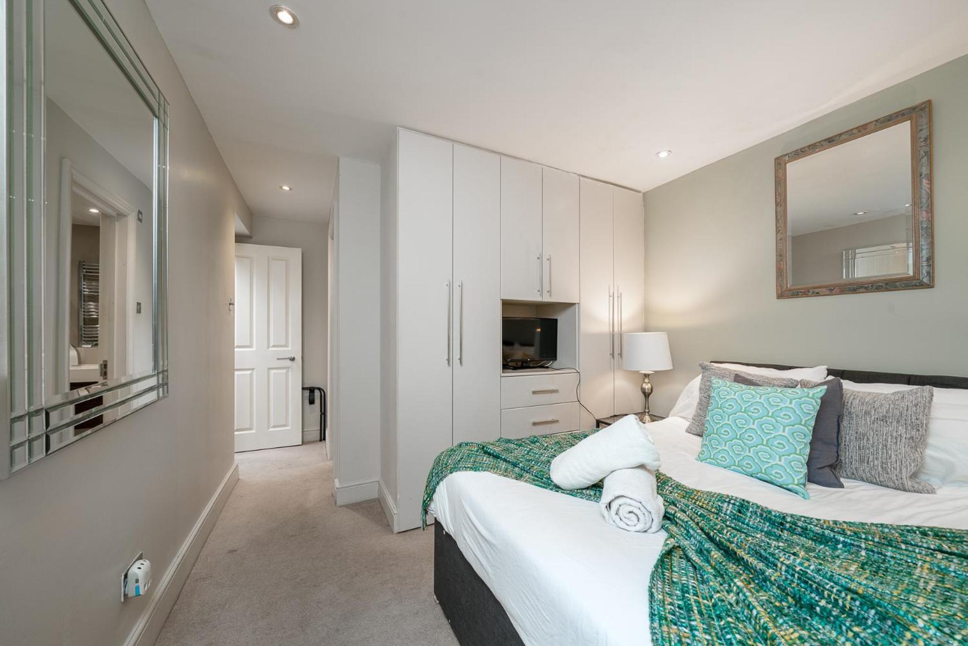 Niru Experience Hidden Gem In Chelsea 2Bd 2Ba Apartment ลอนดอน ภายนอก รูปภาพ