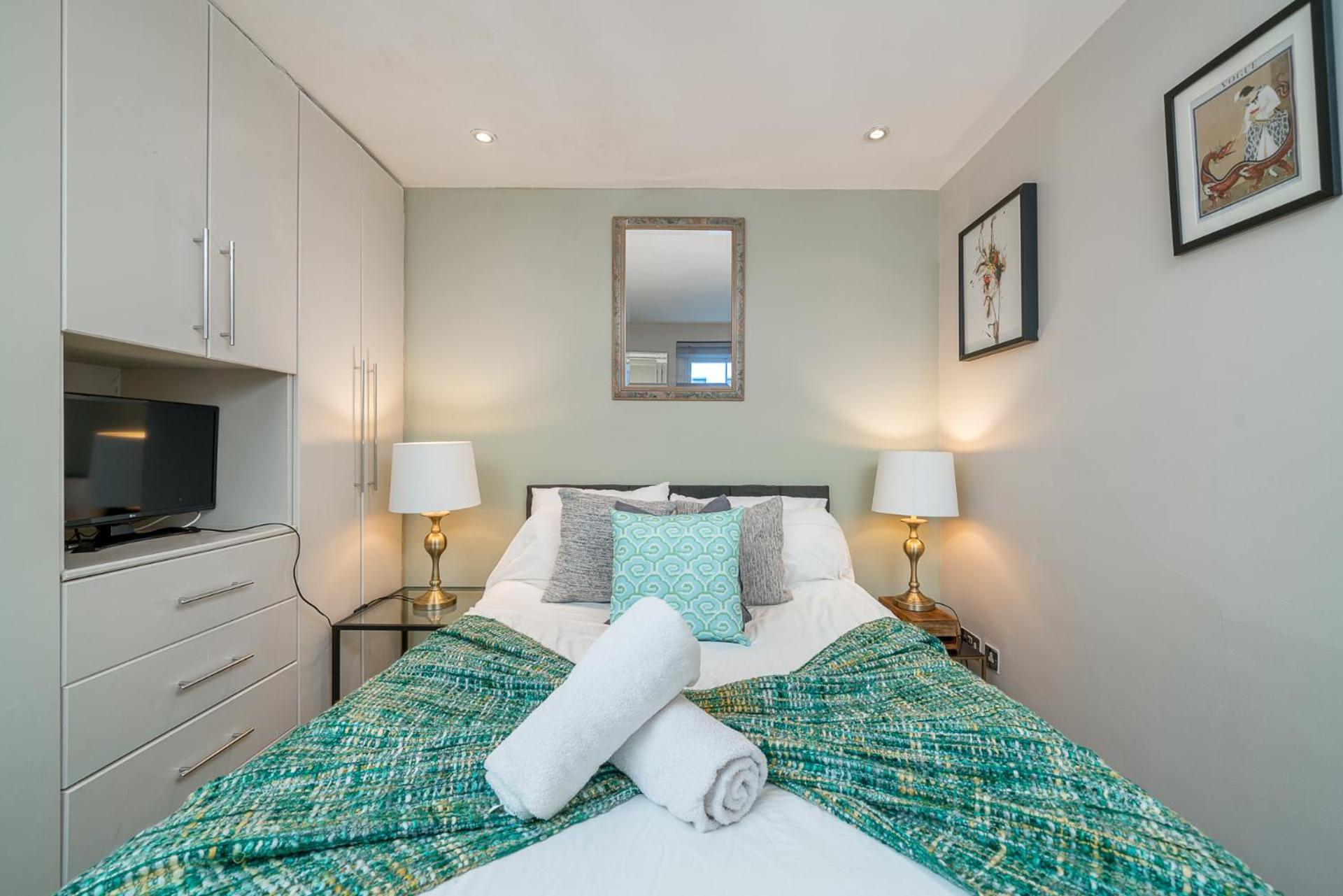 Niru Experience Hidden Gem In Chelsea 2Bd 2Ba Apartment ลอนดอน ภายนอก รูปภาพ